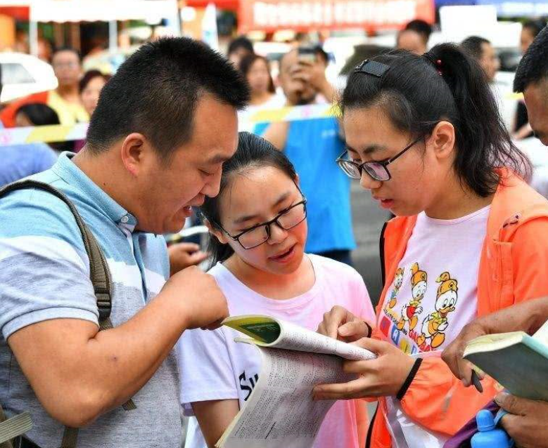 437分被南京大学录取，这位考生捡漏成功，网友却表示担忧