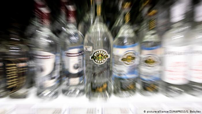 俄假酒中毒事件已致21死 74人住院 警方拘4人