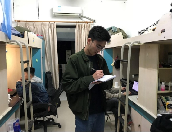 大学里，男生身高多少算“矮”？女生说出内心想法，还真不是1米8