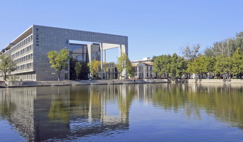 “副部级”大学排名出炉，北大超越清华居榜首，华东五校很抢眼