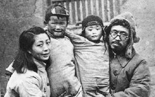十大元帅32岁在干什么：林彪在苏联度假泡温泉，朱德在四川缴费