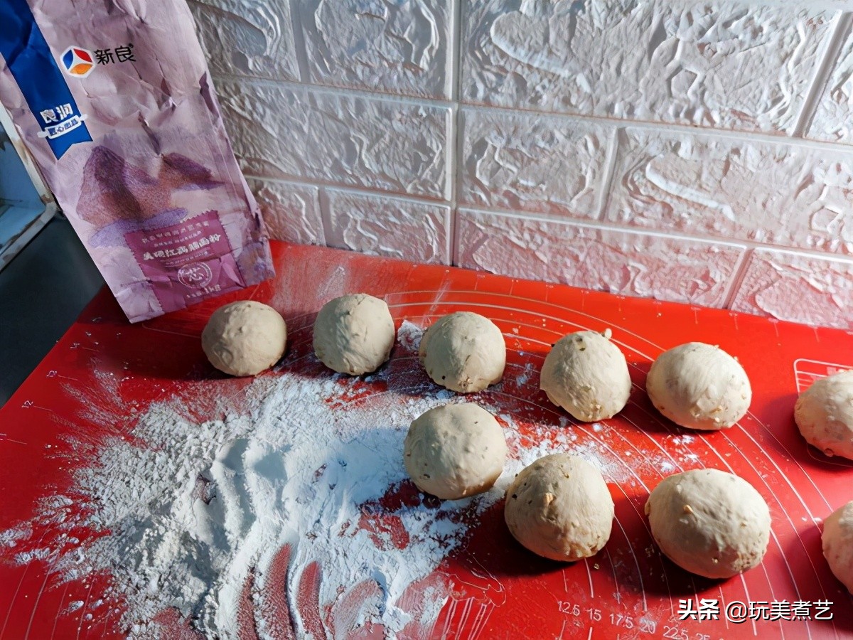 嘉宝果皮和籽能吃吗（6步就可做成粗粮小餐包）