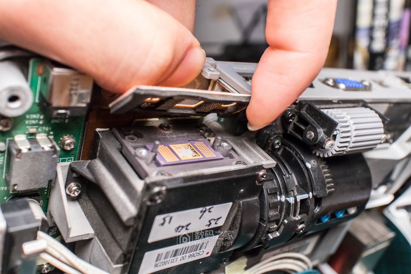 卡西欧CASIO激光+LED短焦投影仪UP50WN拆解，维修偏色全纪实