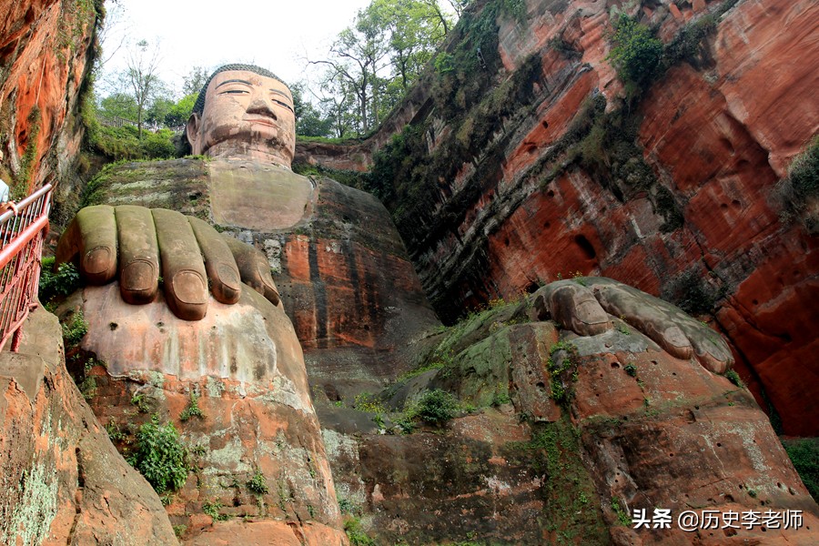 50年前乐山大佛大发现！胸口处发现神秘密室，所藏之物令人失望