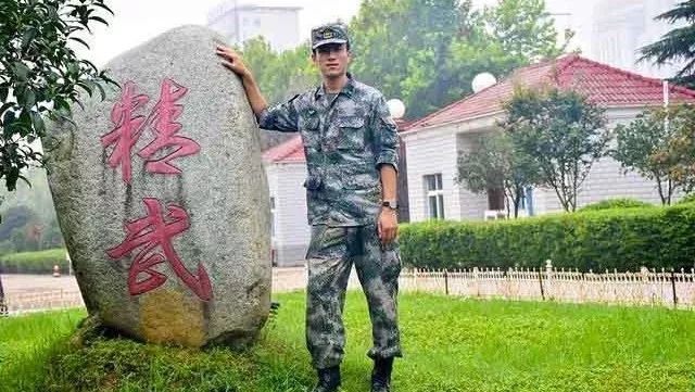 这所高校退伍兵宿舍火了，著名主持人鲁豫前来探访