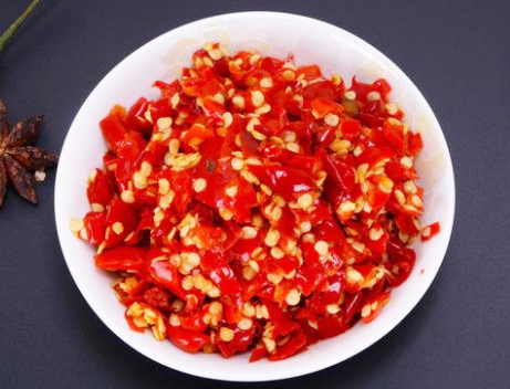 剁辣椒最正宗的做法，配方比例详细分享，香辣味浓，放一年不坏