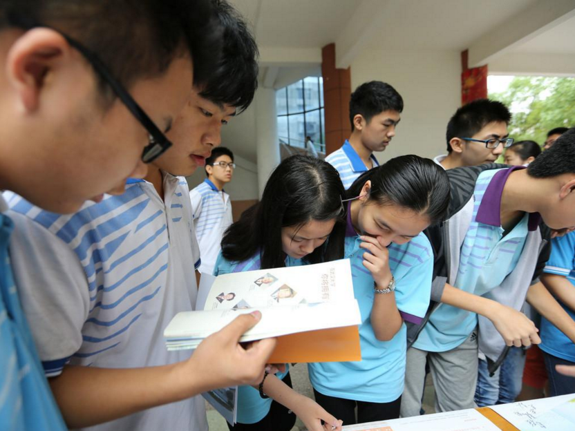 2021高考已结束，学生先别着急放松，做好3件事避免上大学吃亏