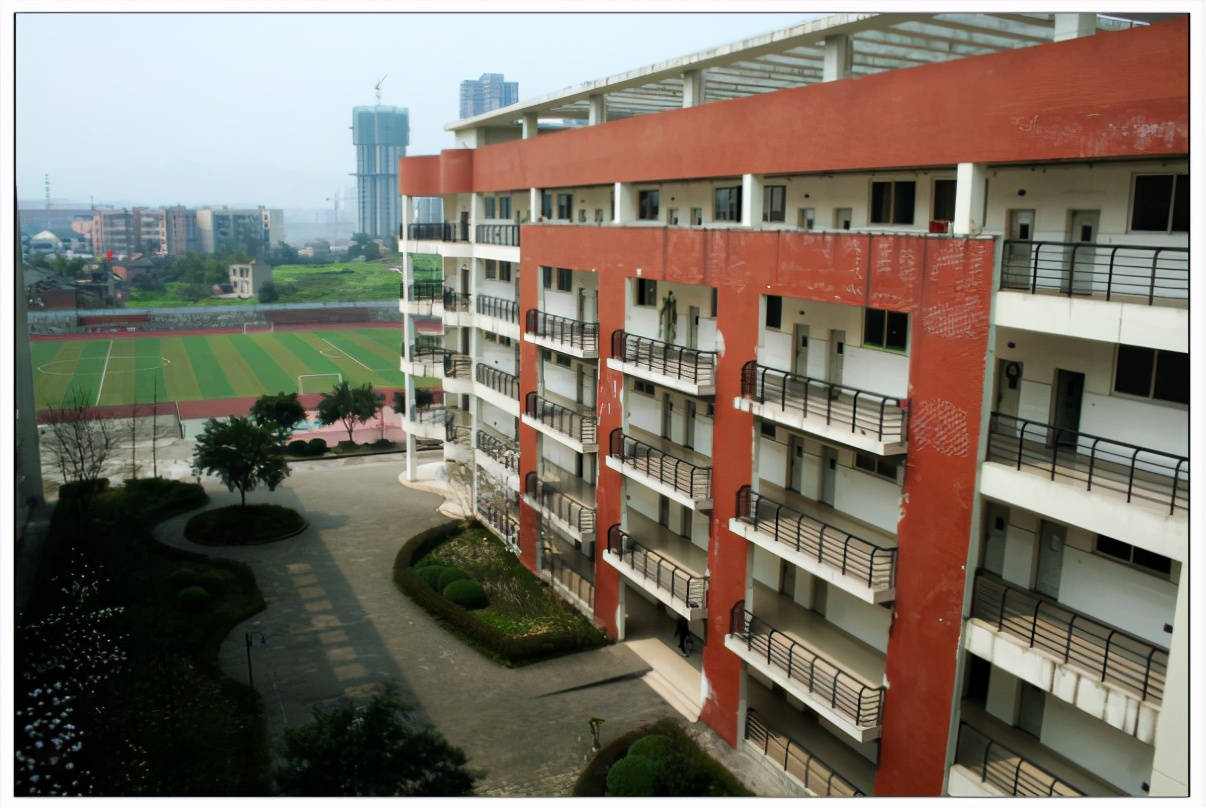 探索重庆首批重点中学——­重庆市第一中学校