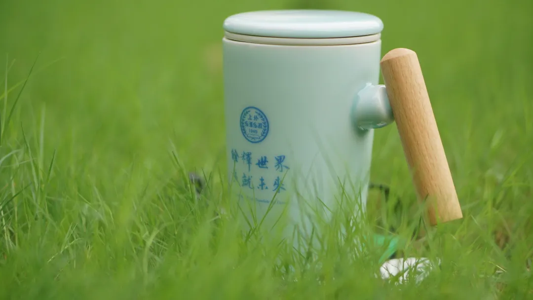 毕业快乐！沪上39所院校的毕业礼品，你最心仪哪种？
