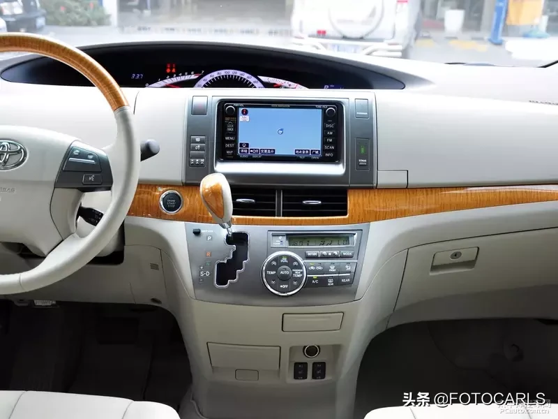 丰田大霸王2.4L 7座实拍，深入民心的商旅MPV，国产必然大卖？