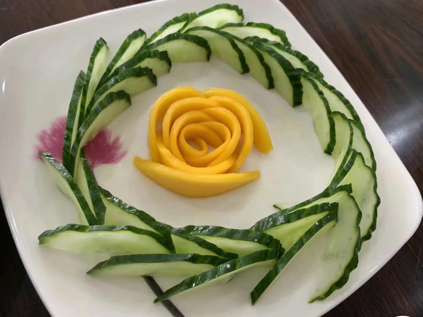 颜值高,味道好.芒果捞.水果拼盘芒果冰花芒果沙冰杯.