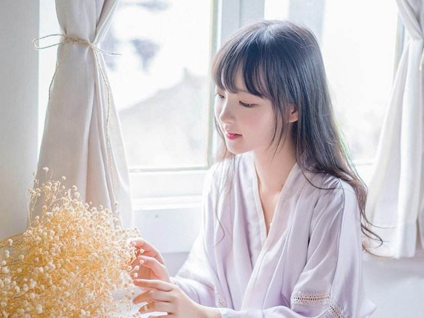 唯美青春诗歌两首：《花园怀古》（之四）《比心》