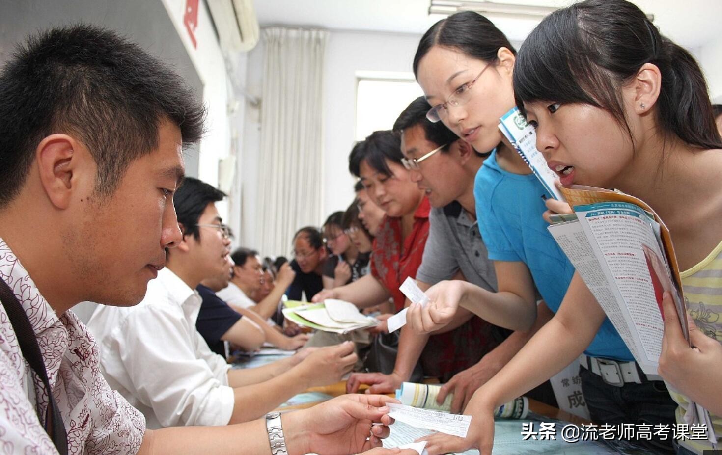 考上211大学有多难？录取数据让你“知难而退”，普通学生没机会