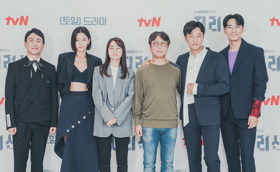 影后全智贤身材太辣，大方秀出马甲线，与百亿富豪老公已生两娃