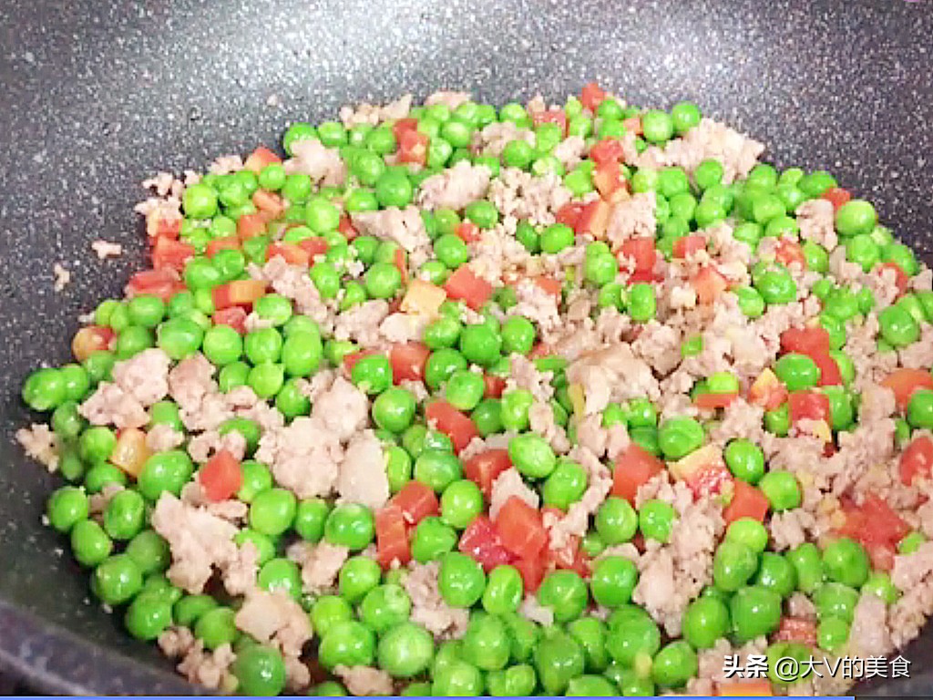 豌豆炒肉末的家常做法豌豆炒肉末学会这样做口感鲜香又嫩爽