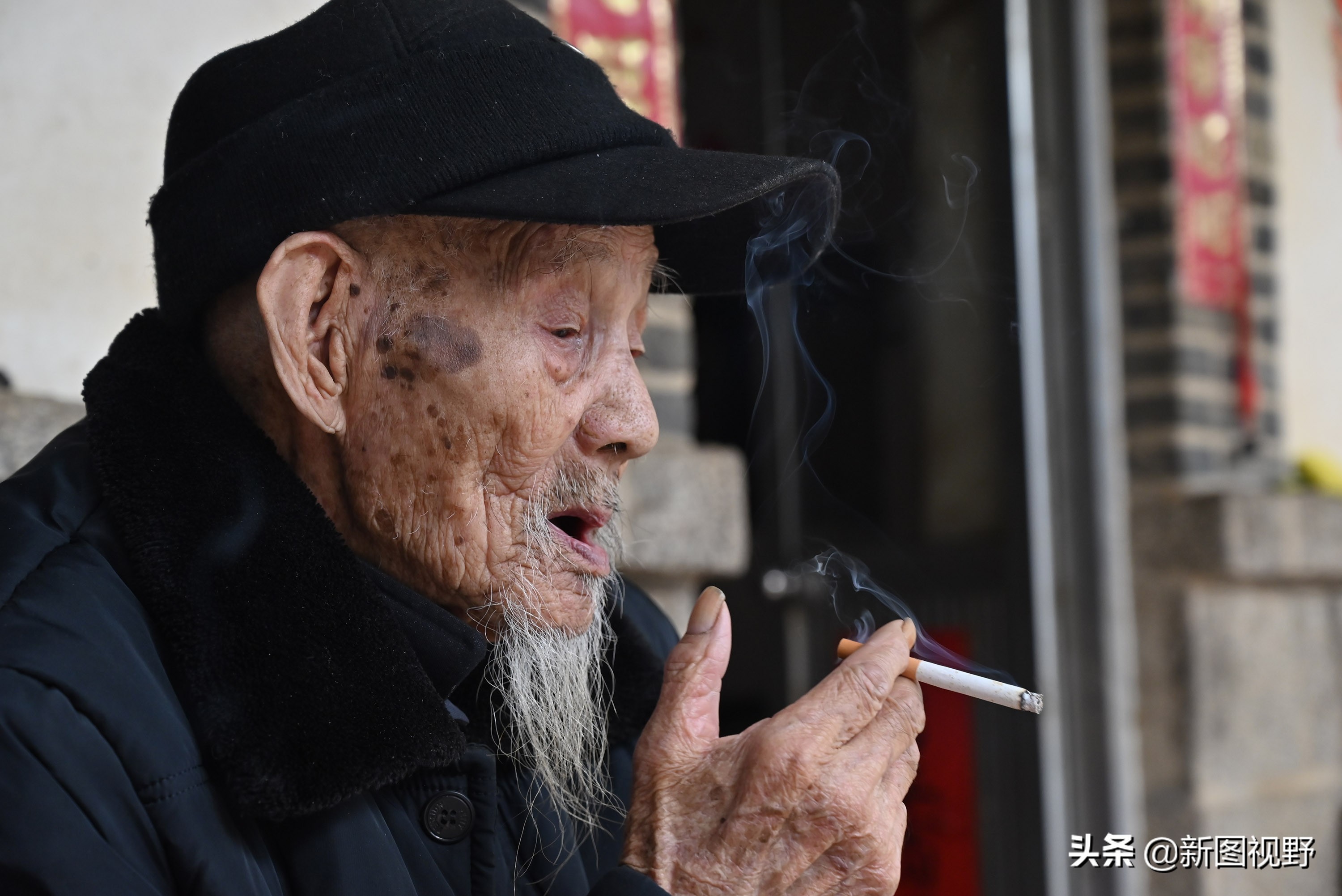 70岁老人心理活动(102岁爷爷,率性而活,吃肥肉,喝浓茶,抽旱烟,每天睡