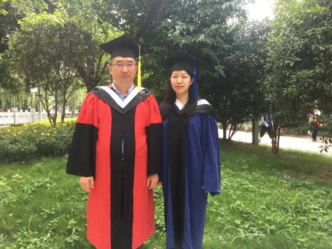 武汉职业技术学院这个学院值得报考，有很多毕业生都考取了博士…