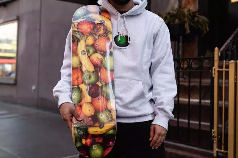 今年买 Supreme 还是 Palace ? 这是个难题