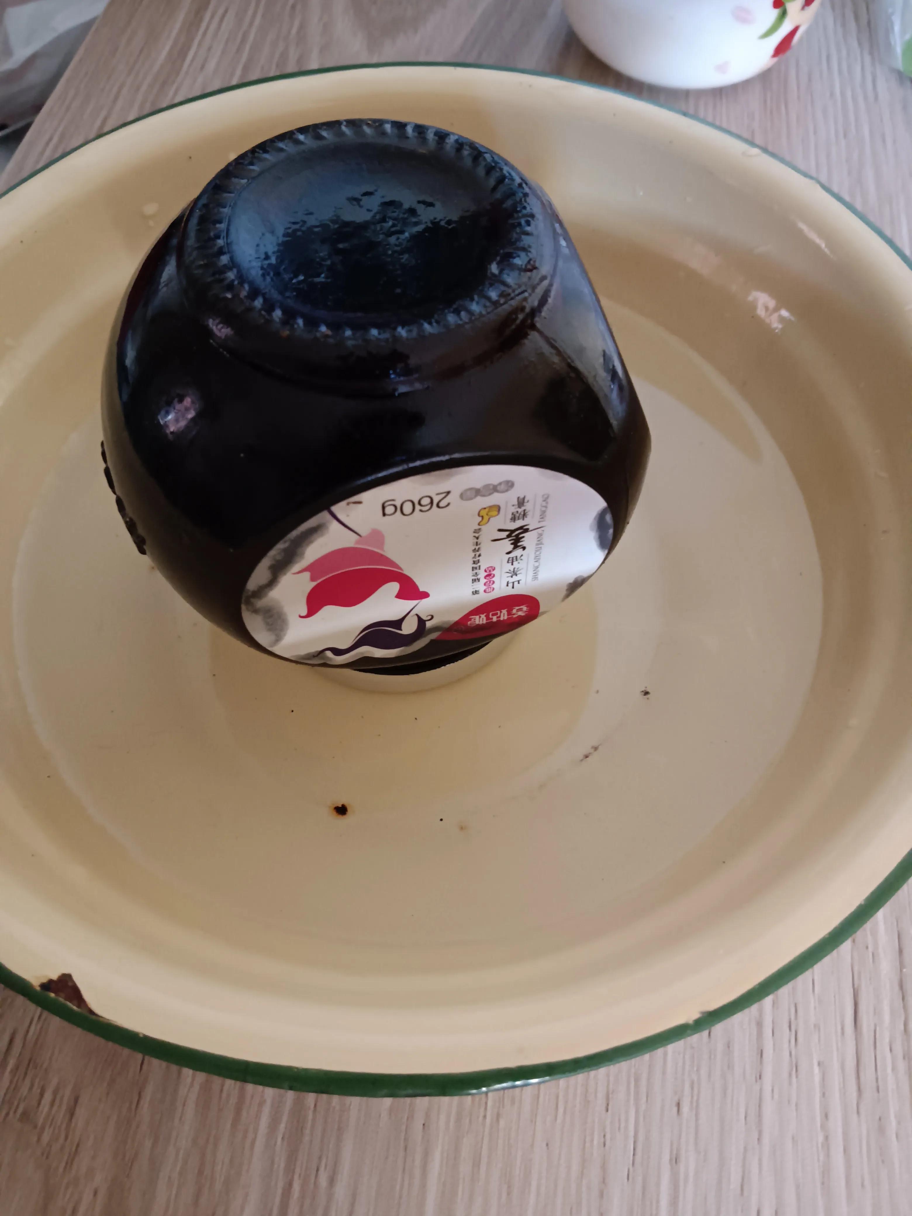 分享如何快速轻松开瓶盖