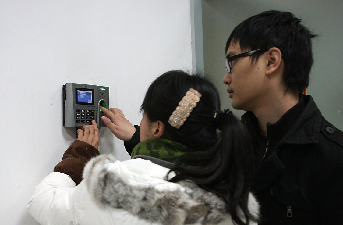 大学生实习时，不要轻易签三方协议，可能会弄丢“应届生”身份