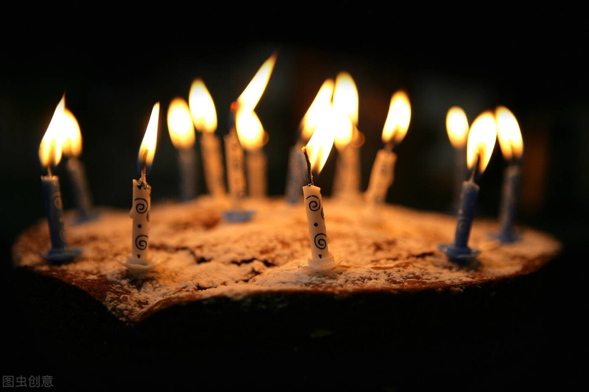 女朋友生日送什么礼物比较好（生日送女生什么礼物比较好）