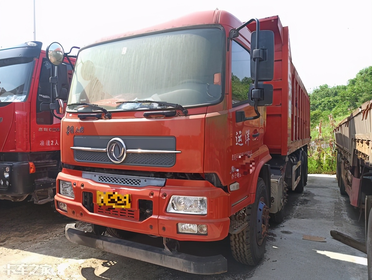 自重不到13噸，標(biāo)載運(yùn)輸首選，實(shí)拍東風(fēng)天錦8X4二手自卸車(chē)