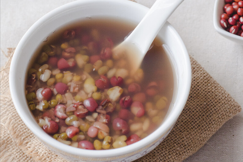 不管煮红豆还是绿豆，下锅之前记得多做1步，10分钟全煮烂