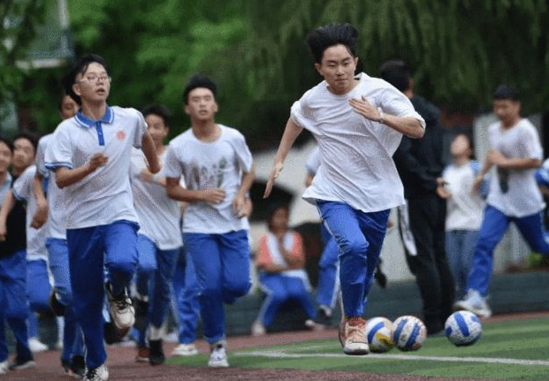 学生体育课上请假常用的3个理由，老师已深知套路，看你用过没？