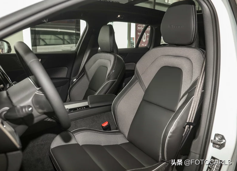 沃尔沃V60 T5低配实拍，售价38.99万无四驱，为打折做铺垫？