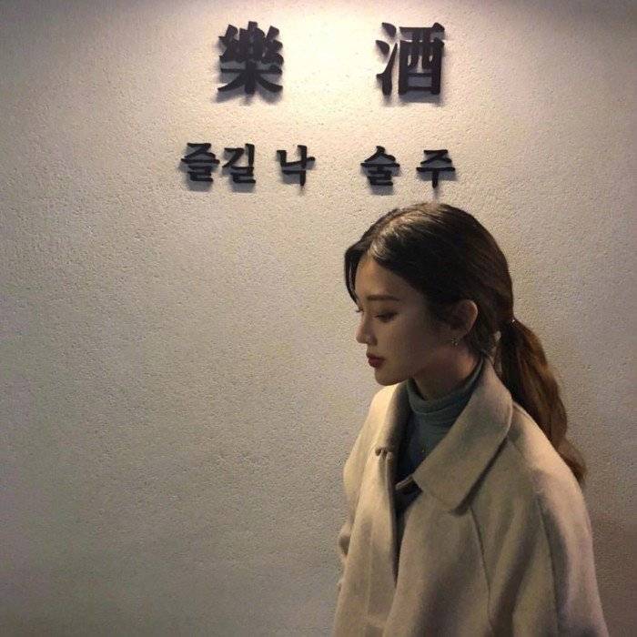 你不懂我的沉默，却妄评我的世界。