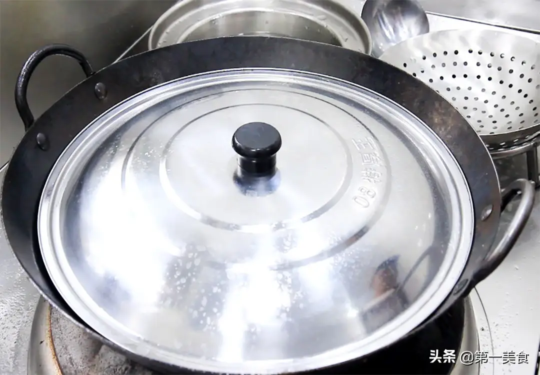 ***蛋羹怎么做才好吃，厨师长分享窍门，***蛋鲜嫩，没有蜂窝