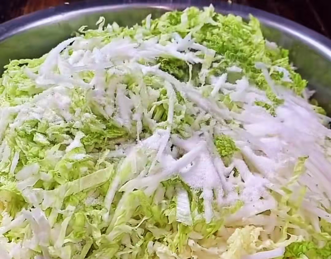 无论腌什么酸菜，牢记2做2不碰，酸菜不烂不臭，酸香脆爽颜色金黄