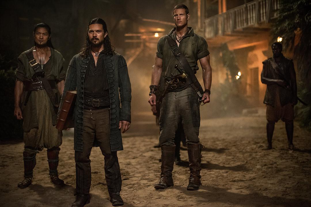 《黑帆》,这部剧和《斯巴达克斯》有很深的渊源,不是历史渊源,而是