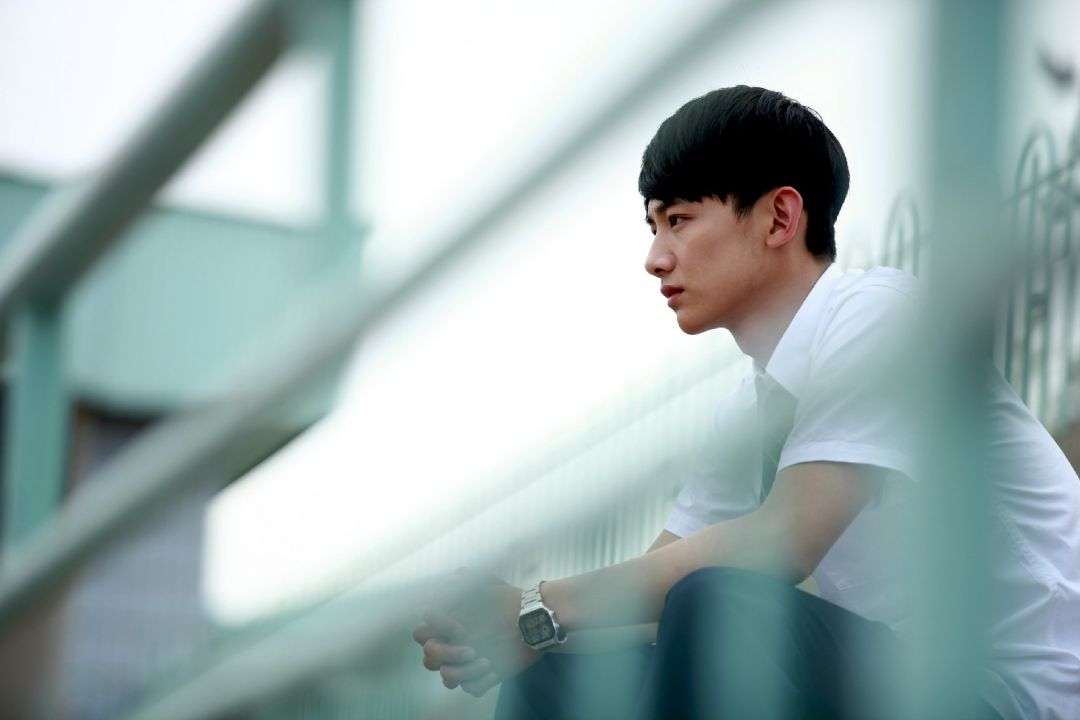 “三月男友”白敬亭：这位采访界泥石流，连少年感也不珍惜了？