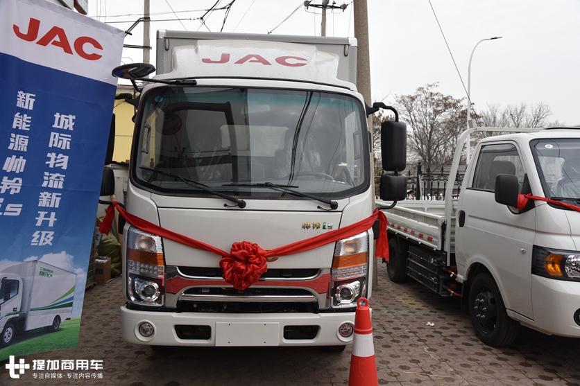 江淮全系电动物流车上市，还有电动皮卡，最大续航都超过400公里