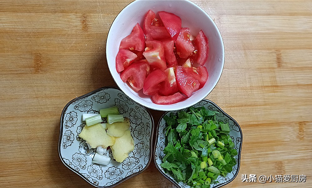 三鲜肉片汤这样做太香了，肉嫩汤鲜，冬天来一碗暖和，做法还简单