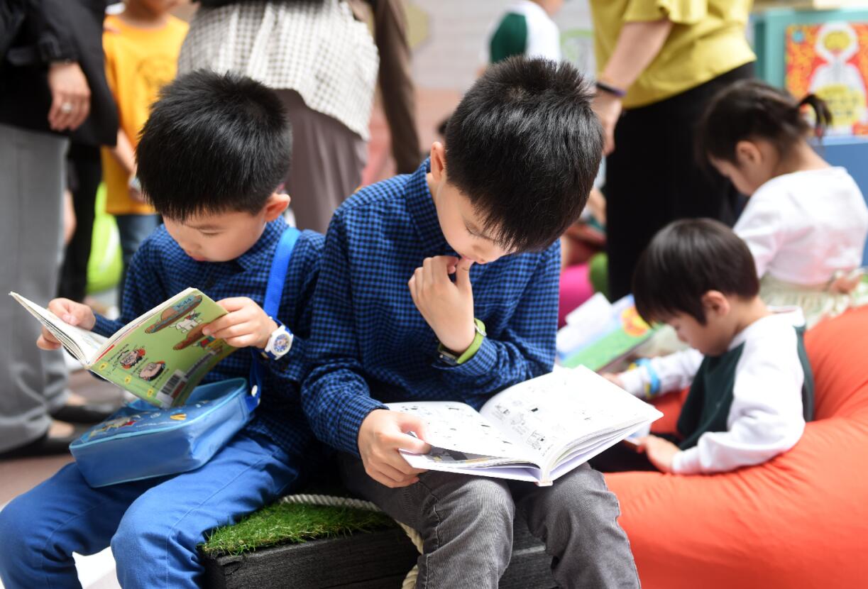 过年了给孩子买什么礼物（过年给孩子买什么礼物合适）