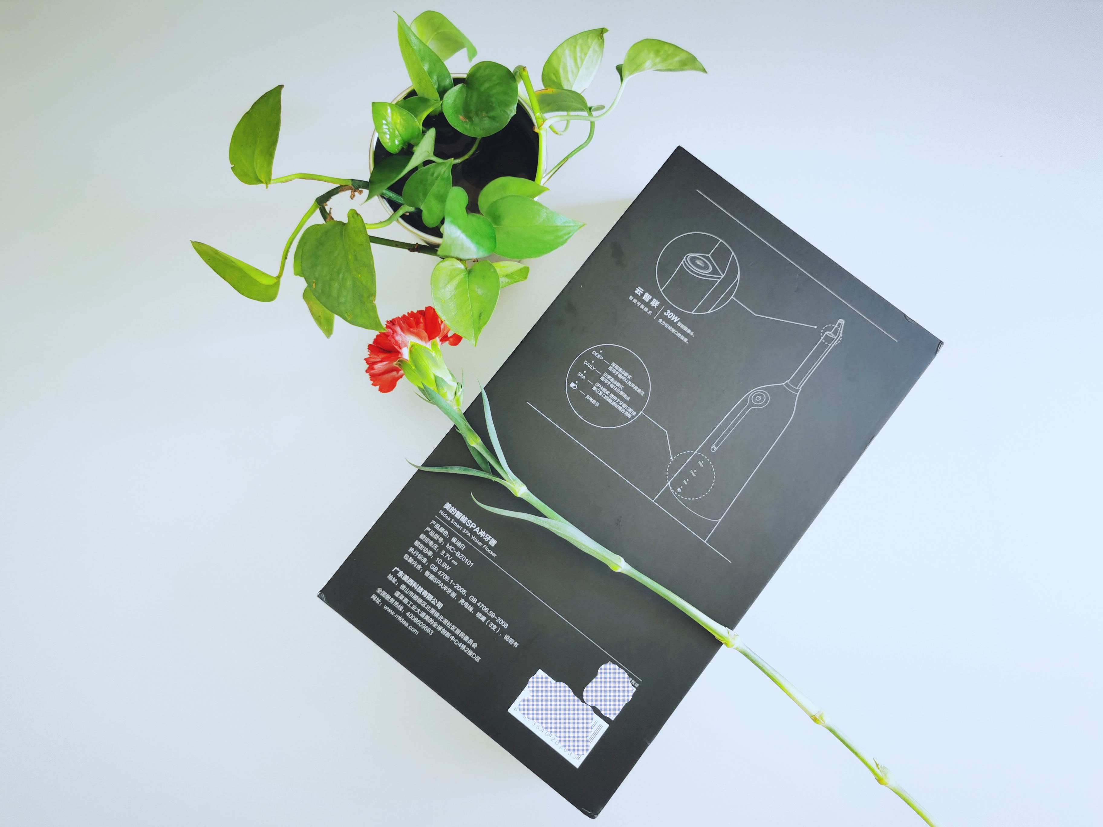 深层护理看得见，美的智能SPA微气泡可视化冲牙器上手实测