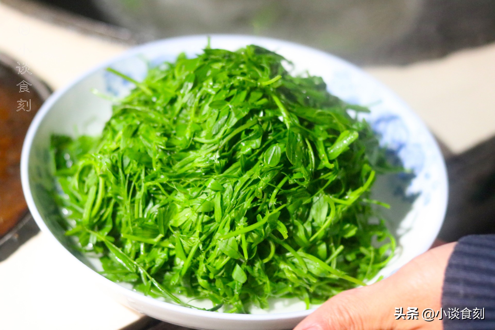 春天这野菜,口感似豌豆清香鲜嫩,遇见我必采1篮子,炒炒最下饭