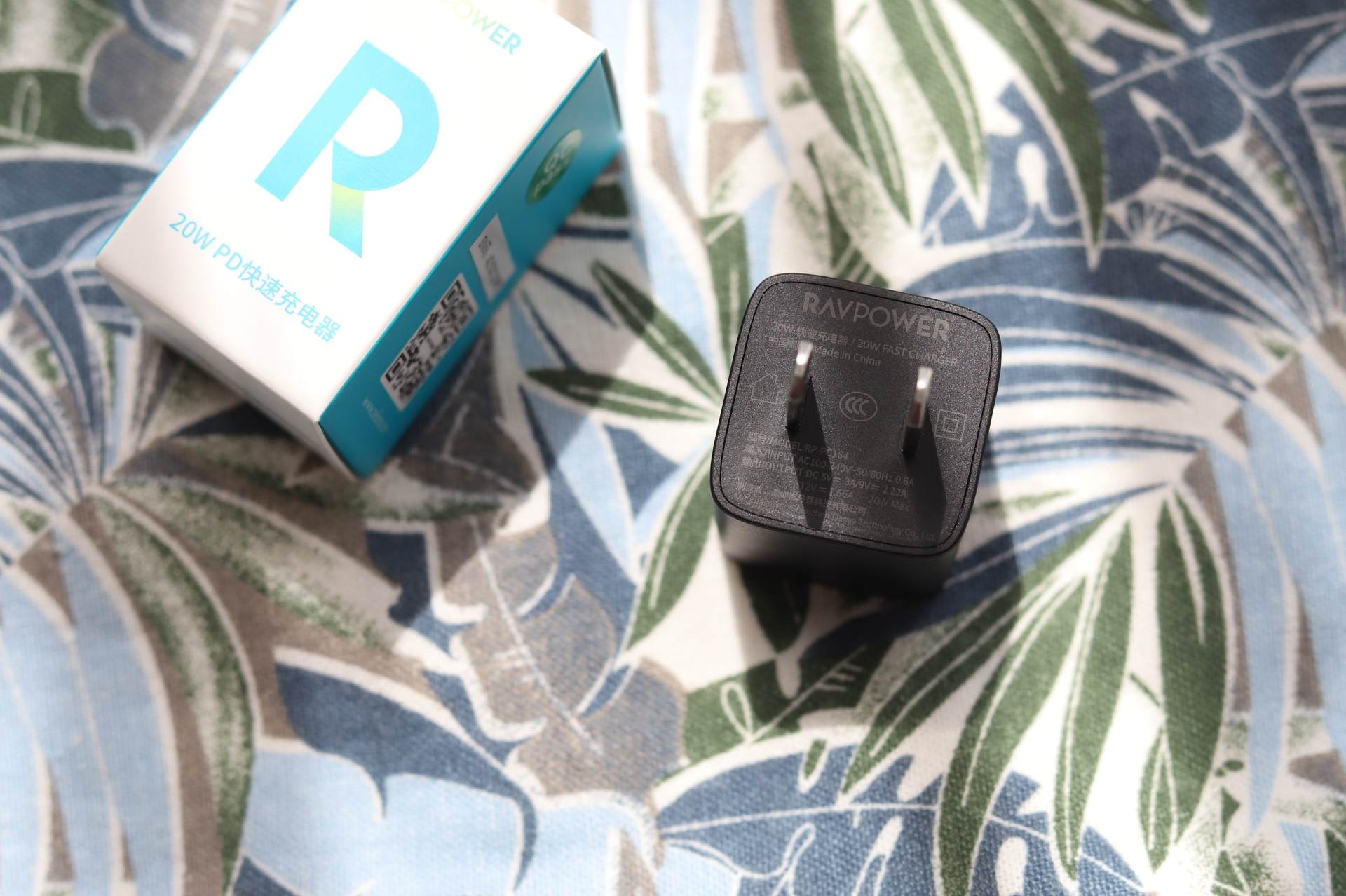 RAVPOWER 20W充电头使用体验：小个头大能量或许是最小的PD充电器