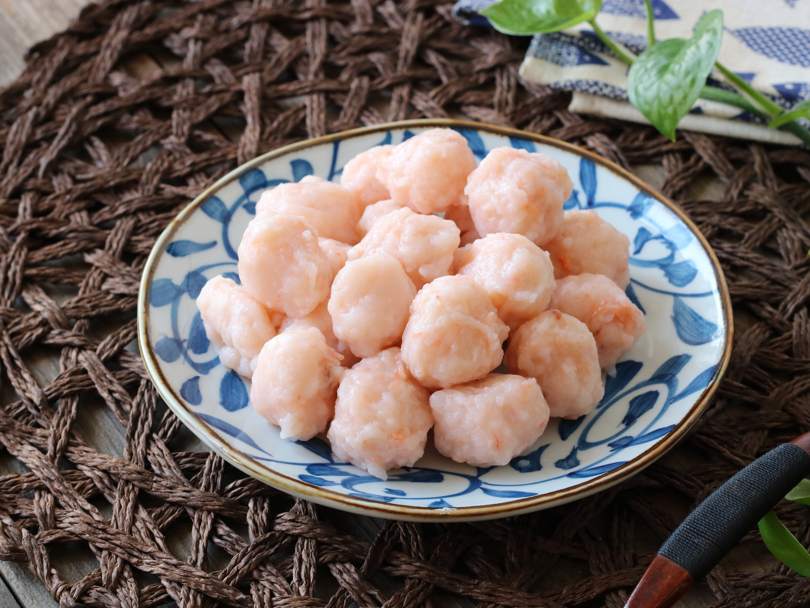 虾丸子怎样做到又嫩又滑 -生活知识库-动动脑