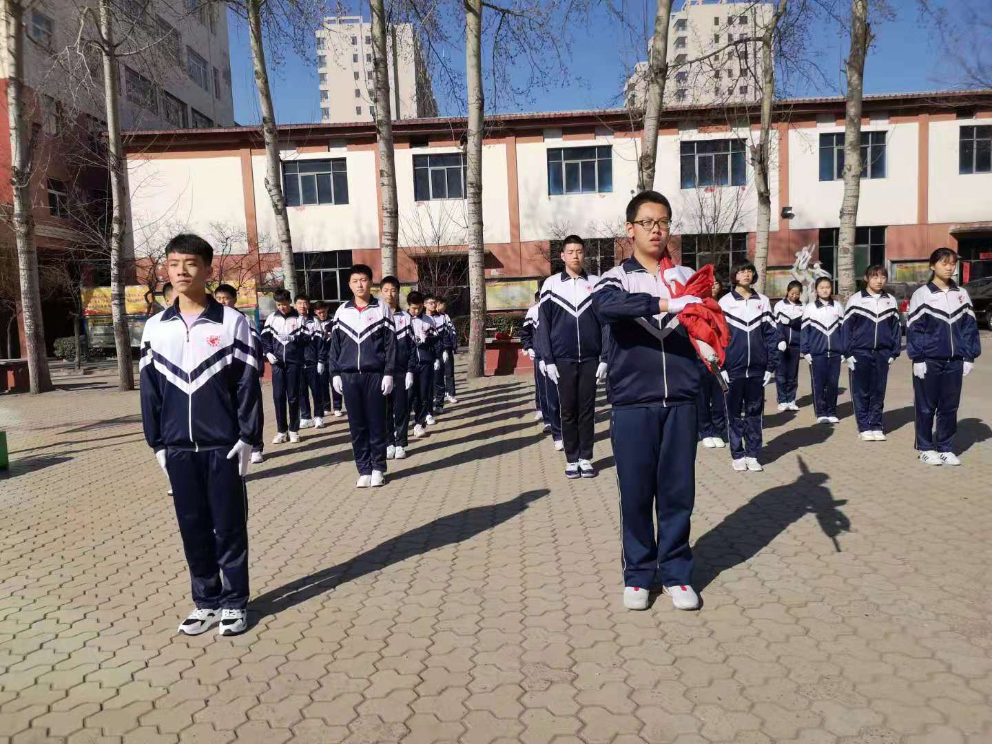 用一颗心换另一颗心丨成绩倒数第一的班级，中考时竟出了全校第一