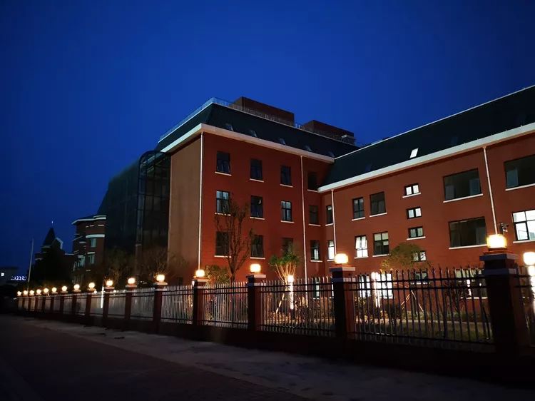 王府学校（运城） 在王府学校的人，自带“温暖体质”