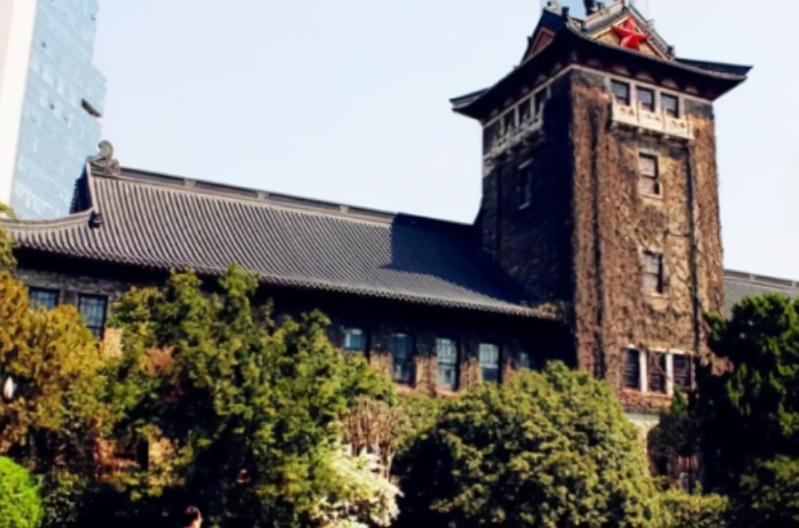 从全国前三变成普通本科，这三所学校“有点退步”，让人感到意外