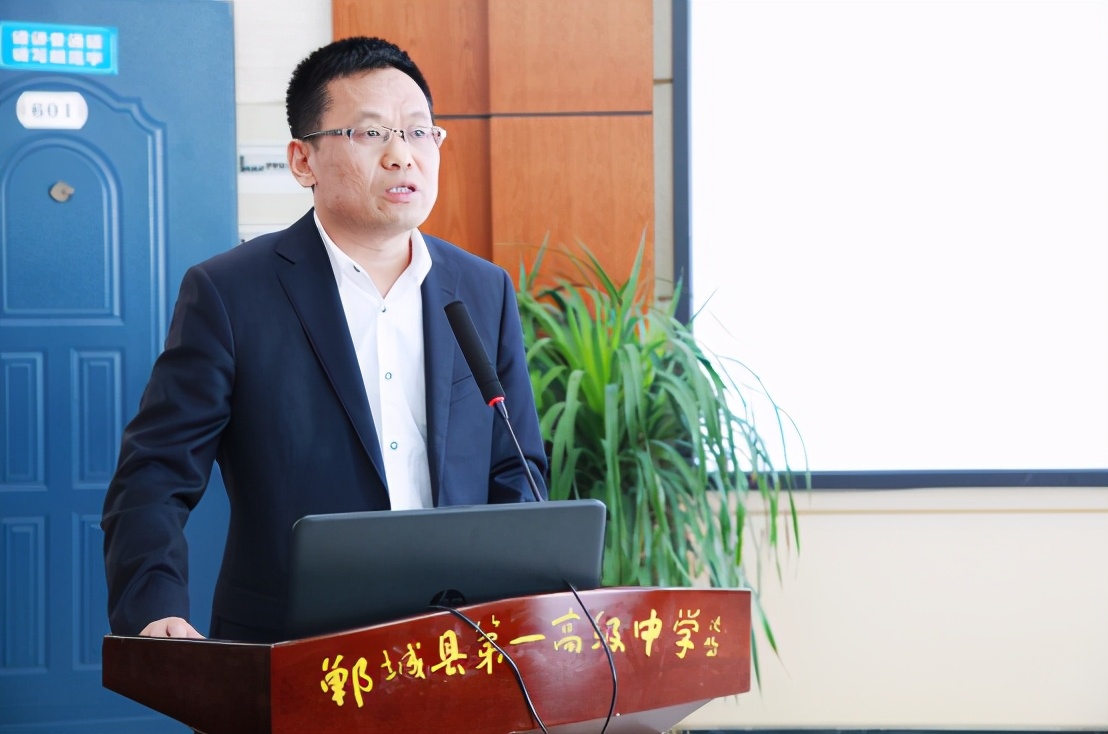 河南这所普通中学：32人清华北大，1880人超600分，名师比名校更重要