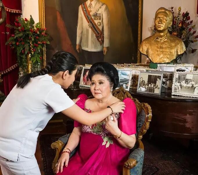 世界巨贪费迪南德·马科斯，家藏数吨黄金29架飞机，拖垮一国经济