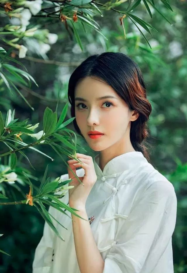 并列西施、貂蝉、昭君四大美女，偏偏少了她？只因甄宓名字太难念