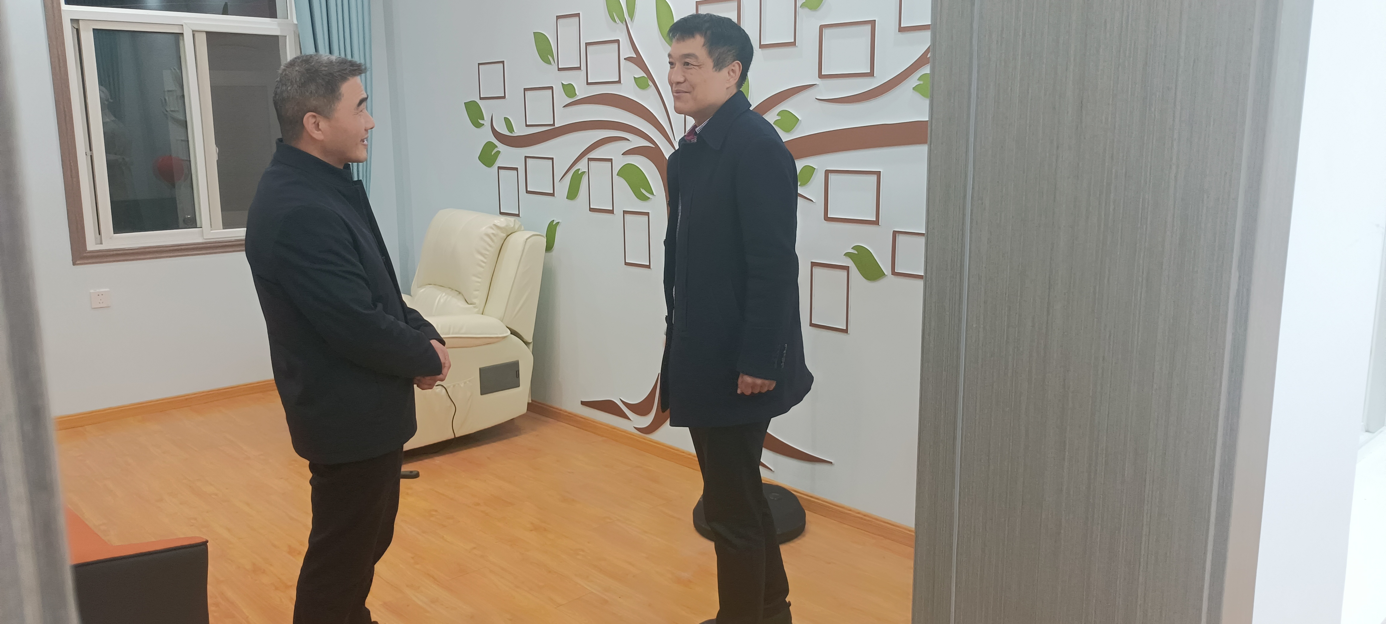 汉中市人民检察院党组成员、副检察长邵恭友一行到镇巴县检察院调研指导工作