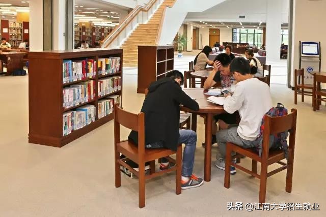 建筑面积52217平米，纸质馆藏255万册！世界读书日，打卡江苏这座