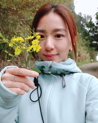 38岁Hebe亿元顶楼豪宅曝光，413㎡一个人住，太爽